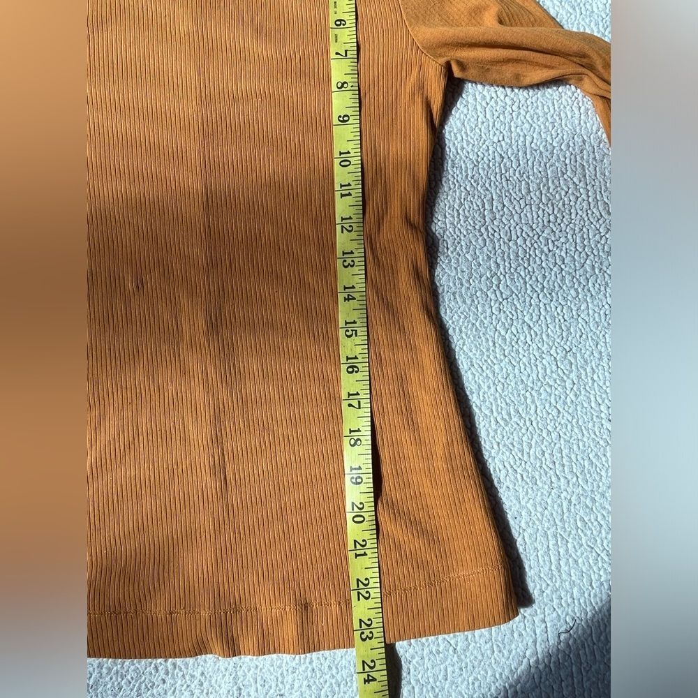 FREE PEOPLE TURTLENECK FLARE ORANGE LONG SLEEVE TOP SMALL WOMENS - Picture 5 of 6